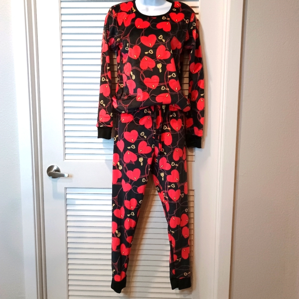 Love to Sleep Velvet Red and Black Heart Pajamas Size Small